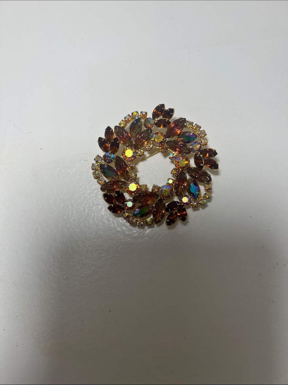 Crystal Vintage Wreath Brooch - Amber and Aurora Borealis - Picture 11 of 16